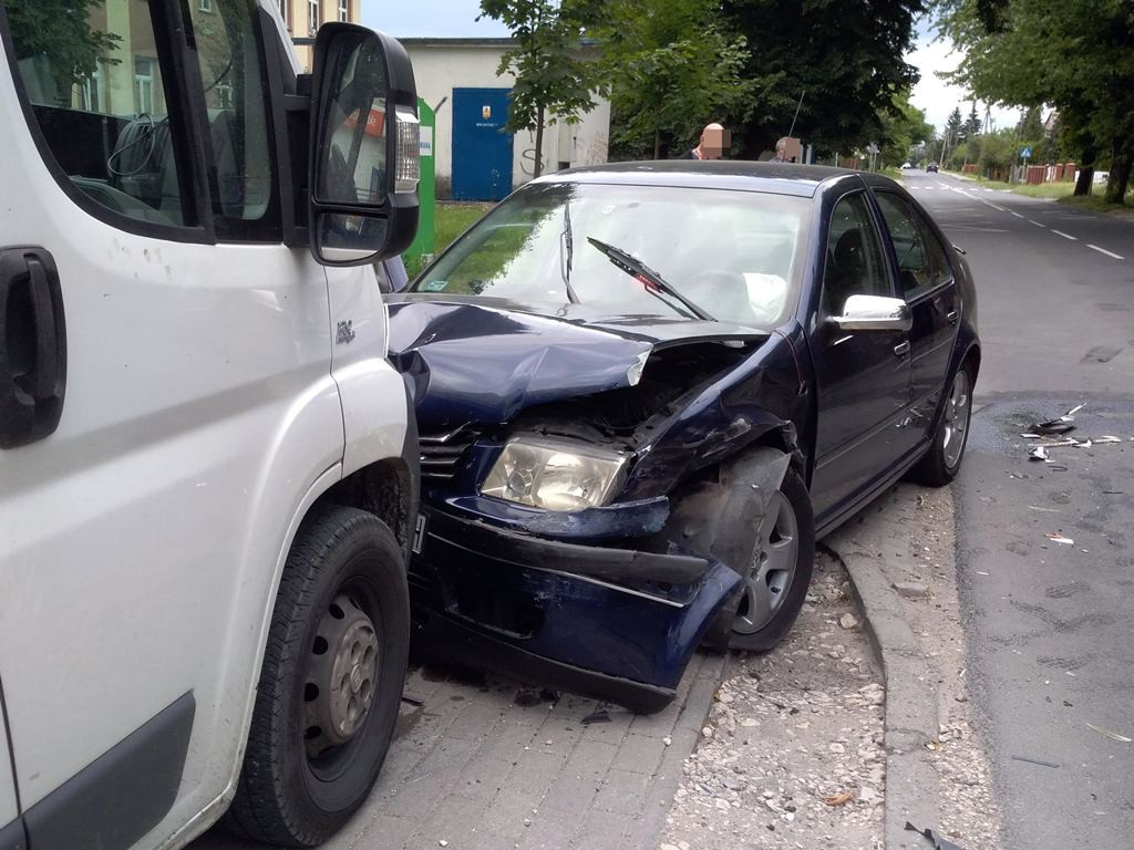 Taksówkarz wymusił pierwszeństwo
