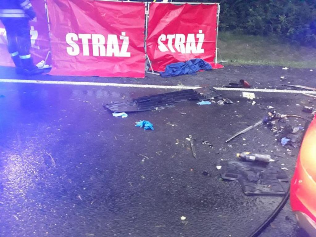 Dwie osoby nie żyją po wypadku w Głownie, dziecko w szpitalu (aktualizacja)
