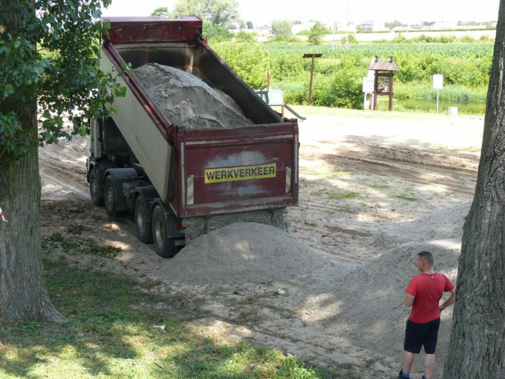 Porządki na plaży, otwarcie już w niedzielę