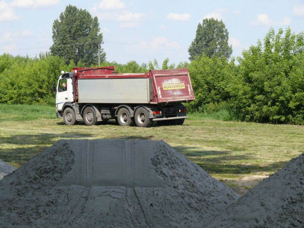 Porządki na plaży, otwarcie już w niedzielę