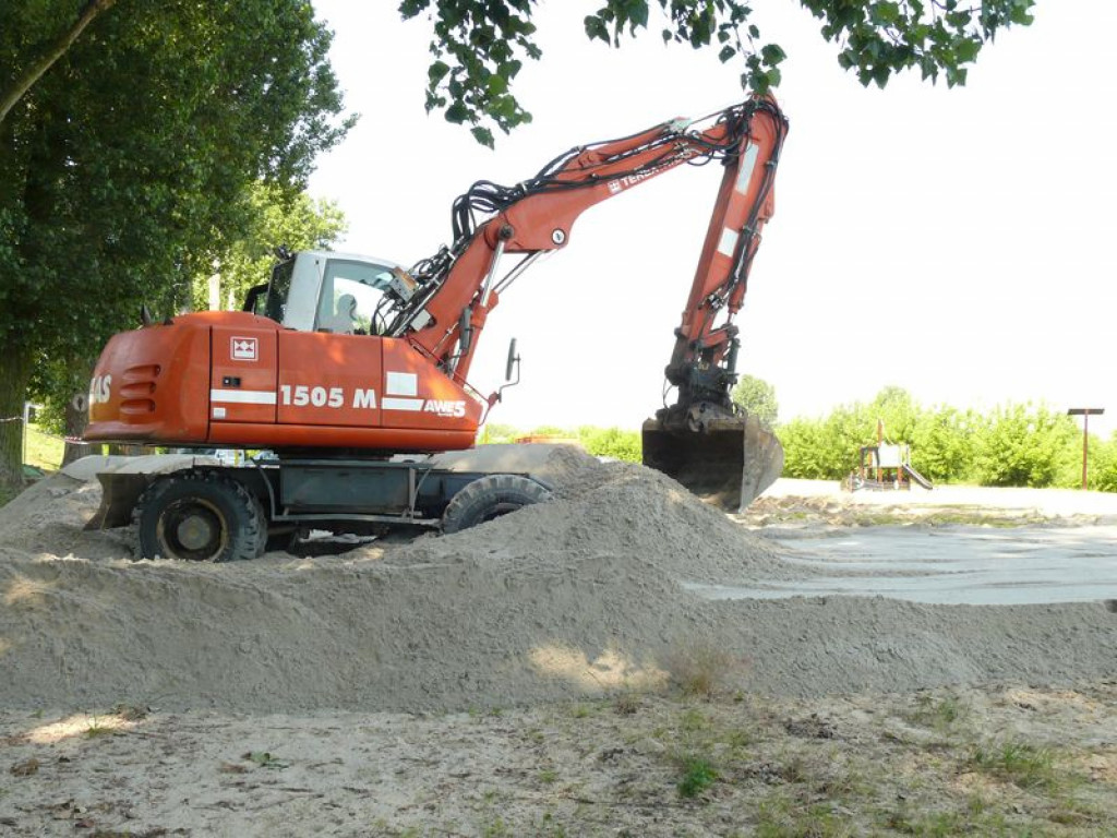 Porządki na plaży, otwarcie już w niedzielę