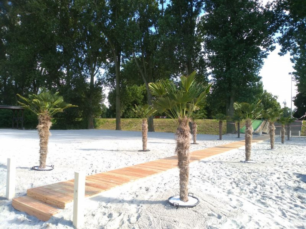 Odświeżona plaża czeka na otwarcie
