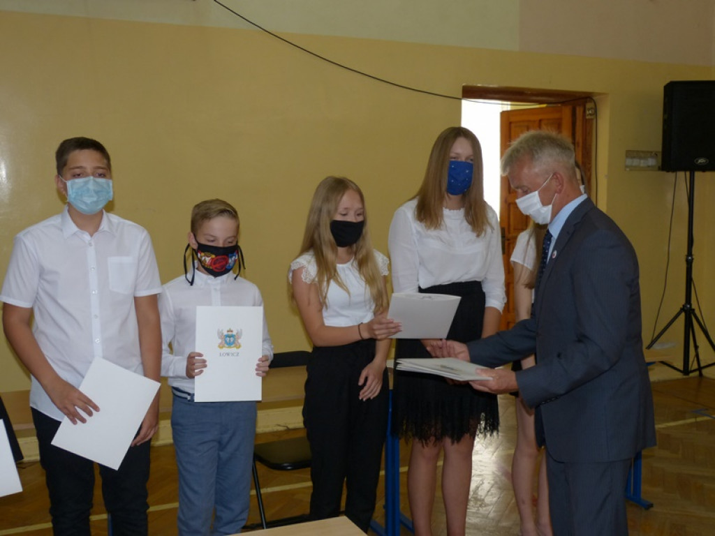 Prymusi otrzymali stypendia