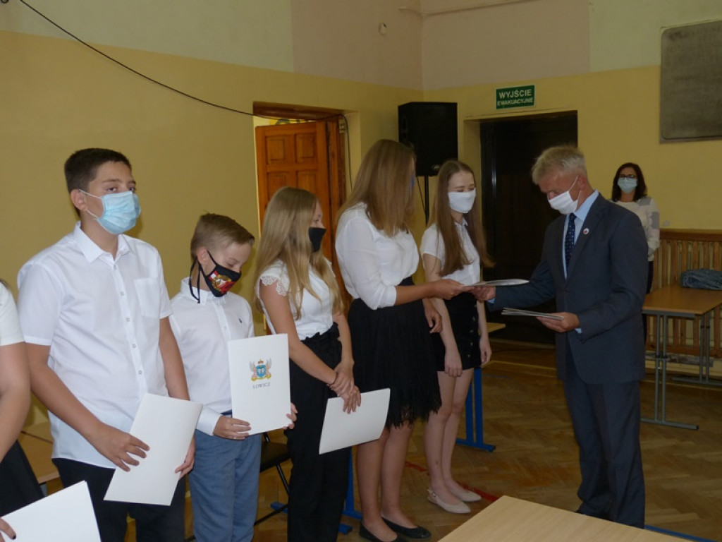 Prymusi otrzymali stypendia