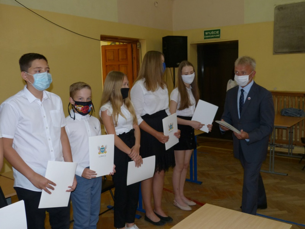 Prymusi otrzymali stypendia