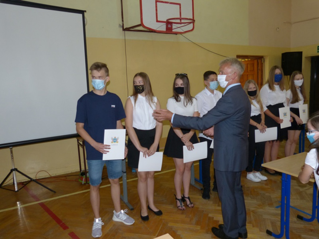 Prymusi otrzymali stypendia