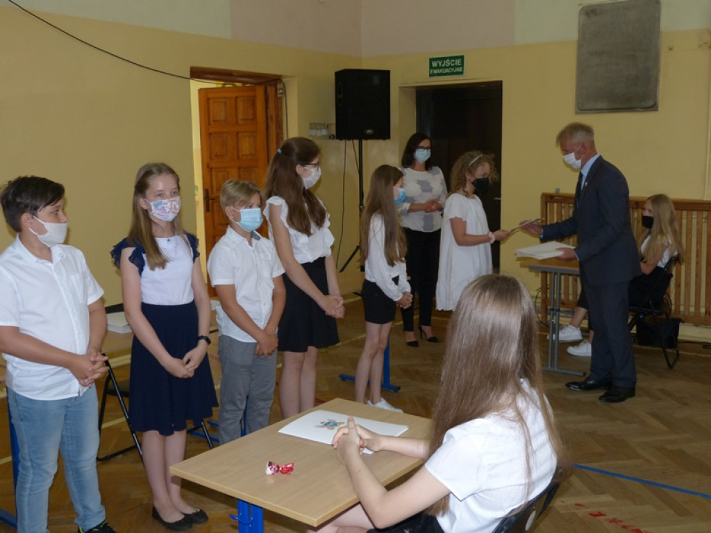 Prymusi otrzymali stypendia