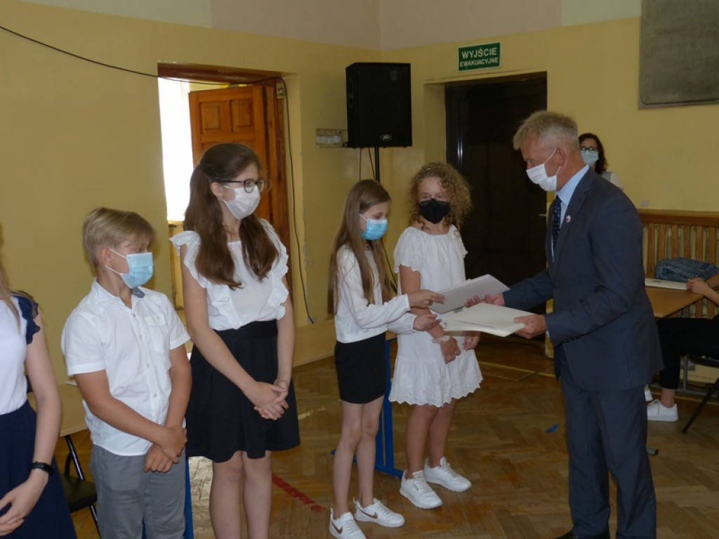 Prymusi otrzymali stypendia