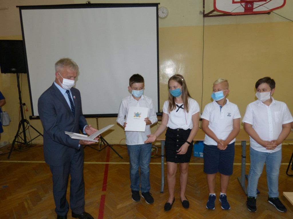 Prymusi otrzymali stypendia