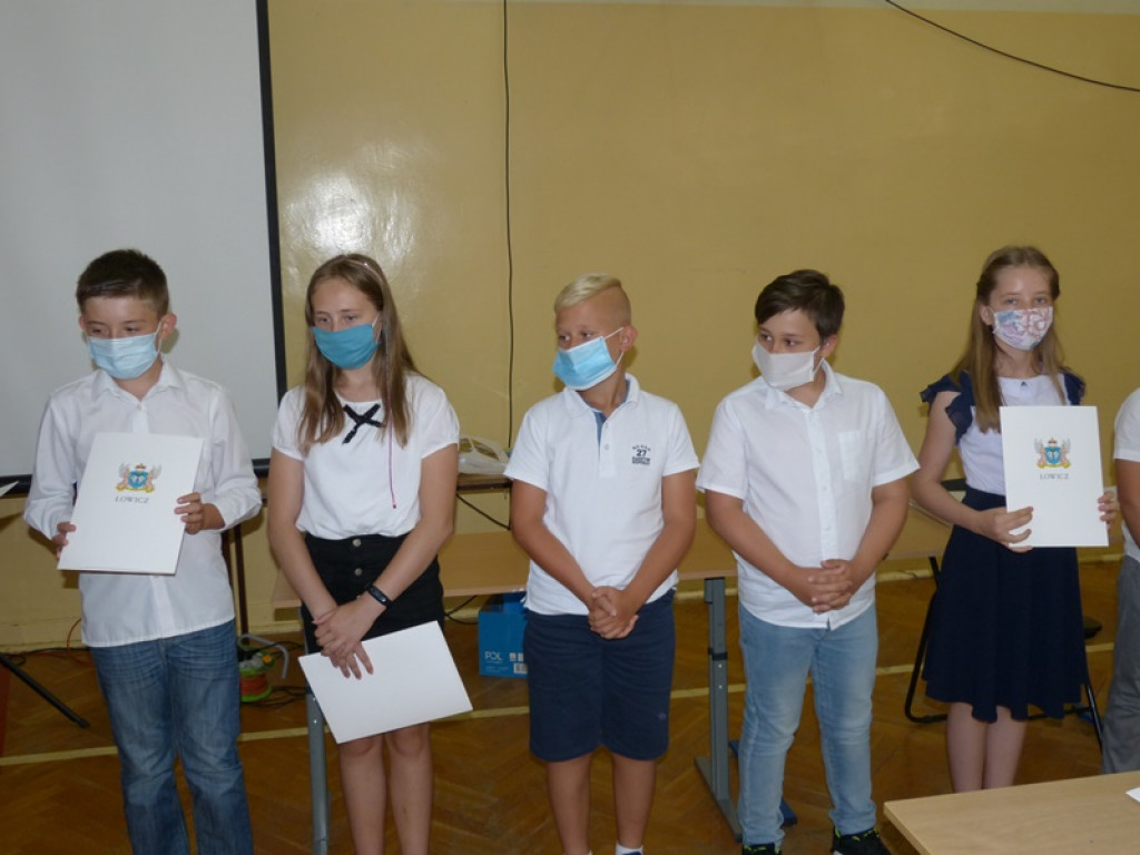 Prymusi otrzymali stypendia
