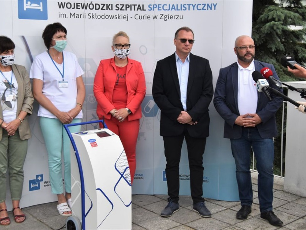 Zgierski szpital testuje nowoczesne urządzenie do dezynfekcji