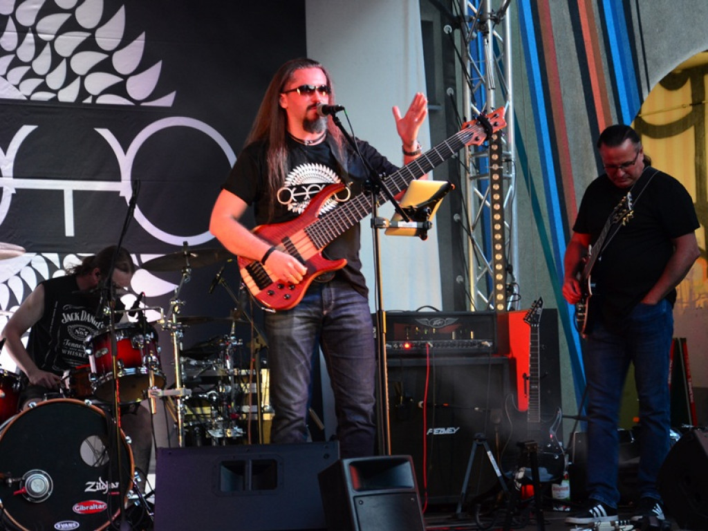 Chłopaki z Ohayo nie żałowali gitar