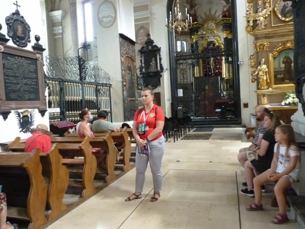 Spacerowicze poznawali wieloreligijny Łowicz