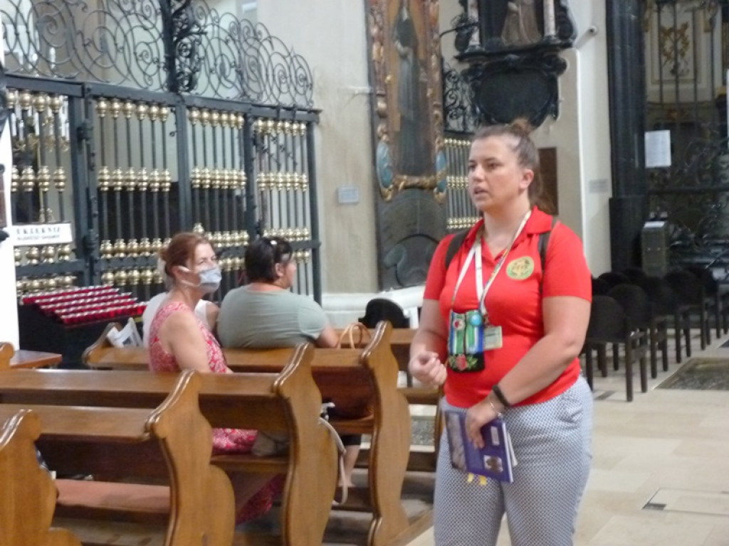 Spacerowicze poznawali wieloreligijny Łowicz