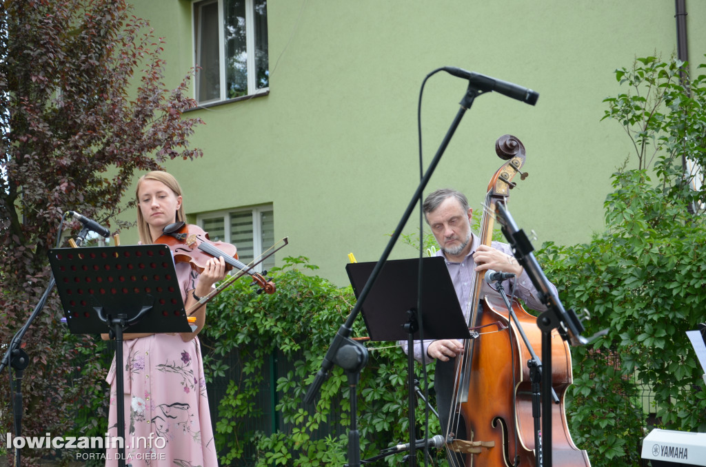 Muzyczna niedziela w skansenie i pod basztą
