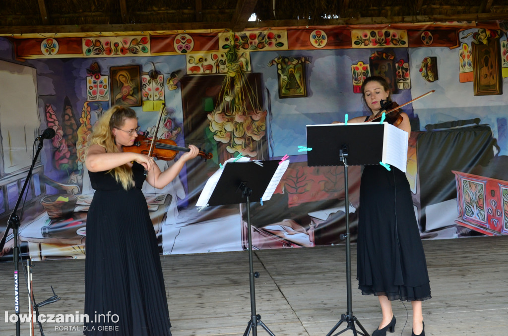 Muzyczna niedziela w skansenie i pod basztą