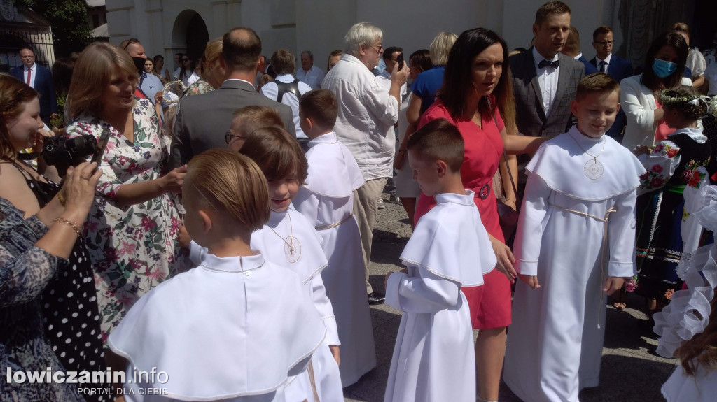 Dzieci z klasy IIIc Jedynki przyjęły I Komunię Św.