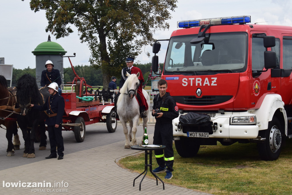 Poświęcenie samochodu OSP w Czyżewie