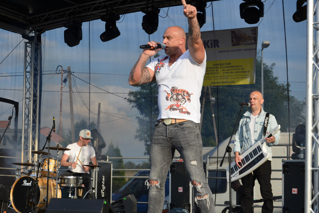 Disco-polo w Strykowie: Diwers Dance i Playboys