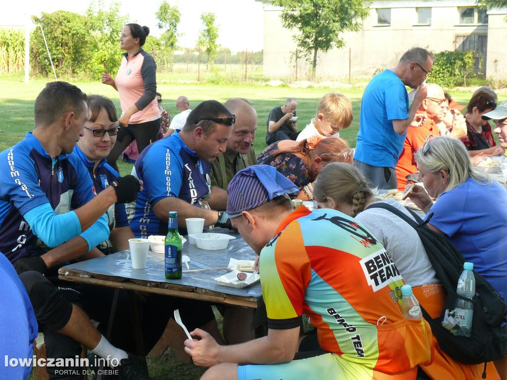 Uczestnicy rajdu szlakiem 10 Pułku Piechoty