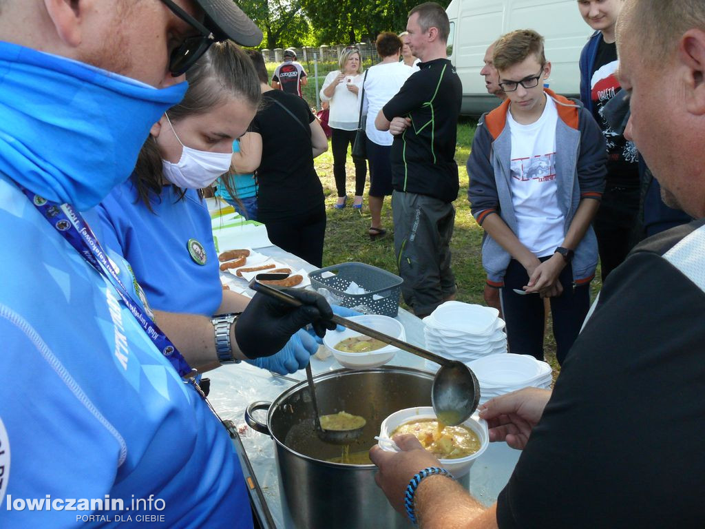 Uczestnicy rajdu szlakiem 10 Pułku Piechoty