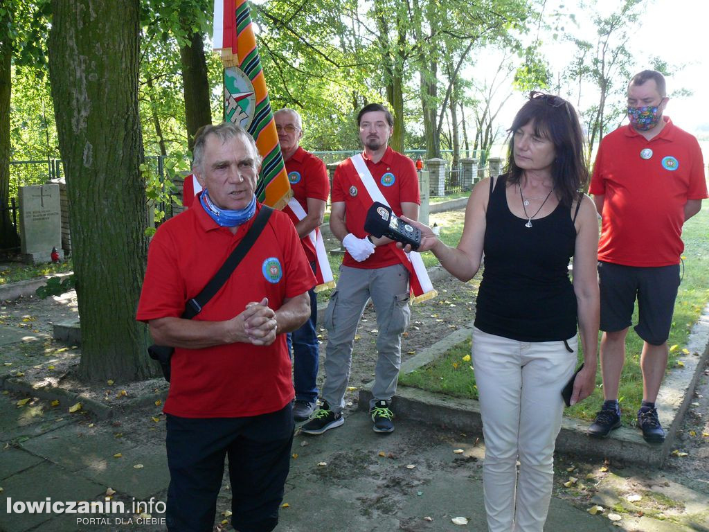 Uczestnicy rajdu szlakiem 10 Pułku Piechoty
