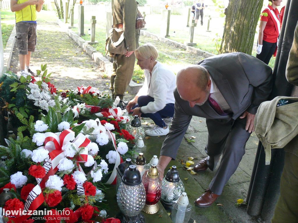 Uczestnicy rajdu szlakiem 10 Pułku Piechoty