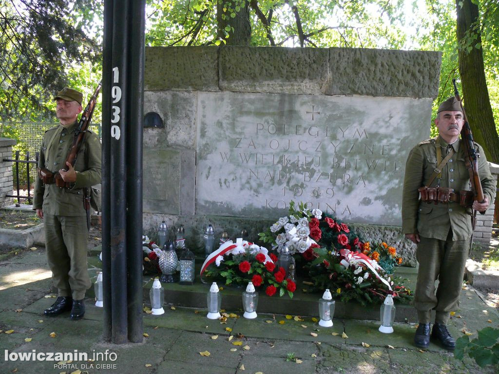 Uczestnicy rajdu szlakiem 10 Pułku Piechoty