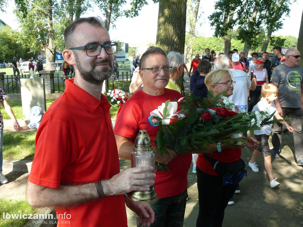 Uczestnicy rajdu szlakiem 10 Pułku Piechoty