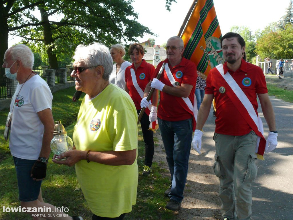Uczestnicy rajdu szlakiem 10 Pułku Piechoty