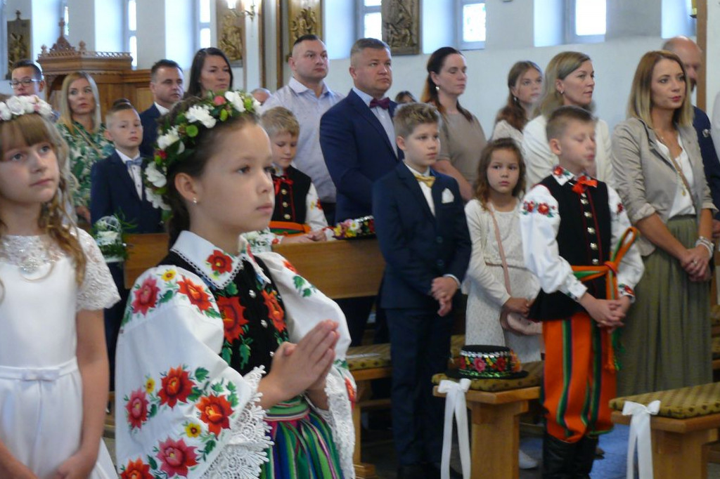 W parafii na Korabce trwają Pierwsze Komunie Święte