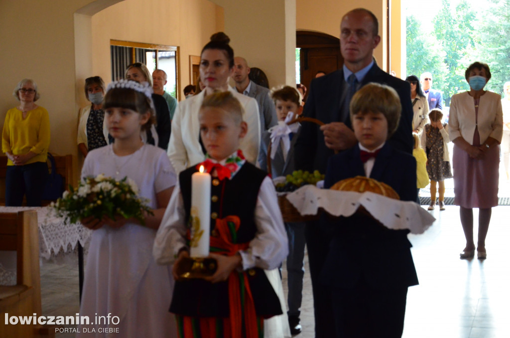 Pierwsza Komunia Św. w kościele na Bratkowicach