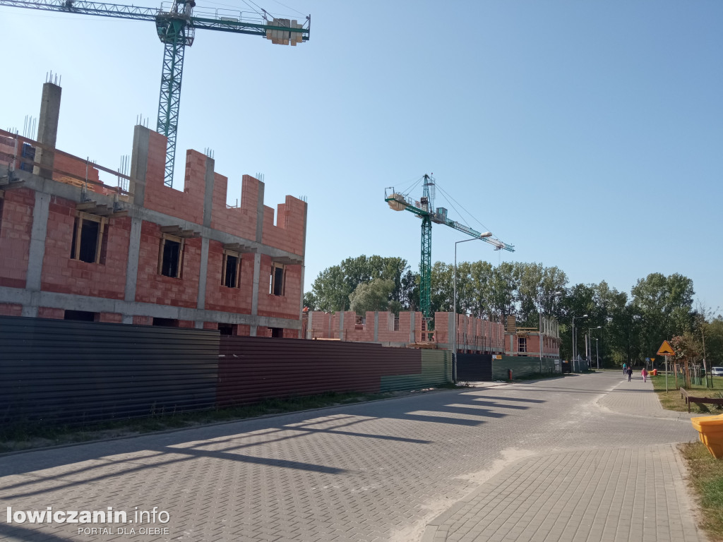 Niech się mury pną do góry!
