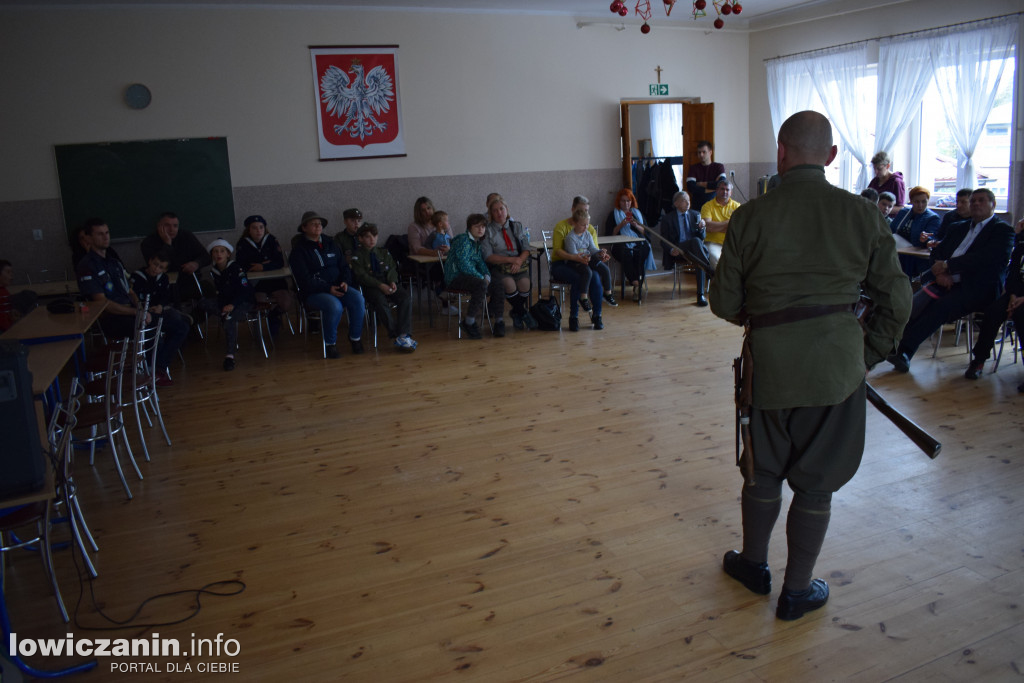 Patriotyczne spotkanie w szkole w Skaratkach