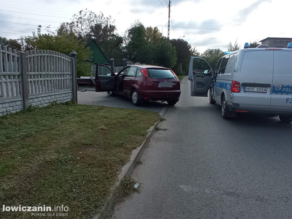 Wjechał w ogrodzenie na Katarzynowie