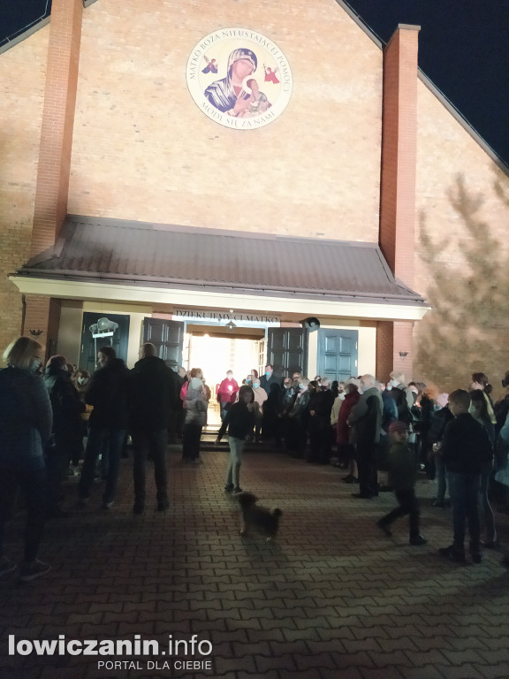 Z różańcem przez ulice Korabki