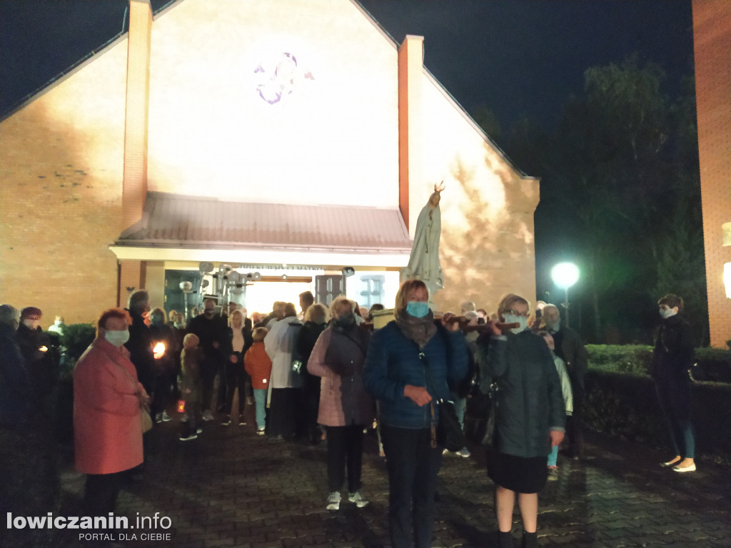 Z różańcem przez ulice Korabki