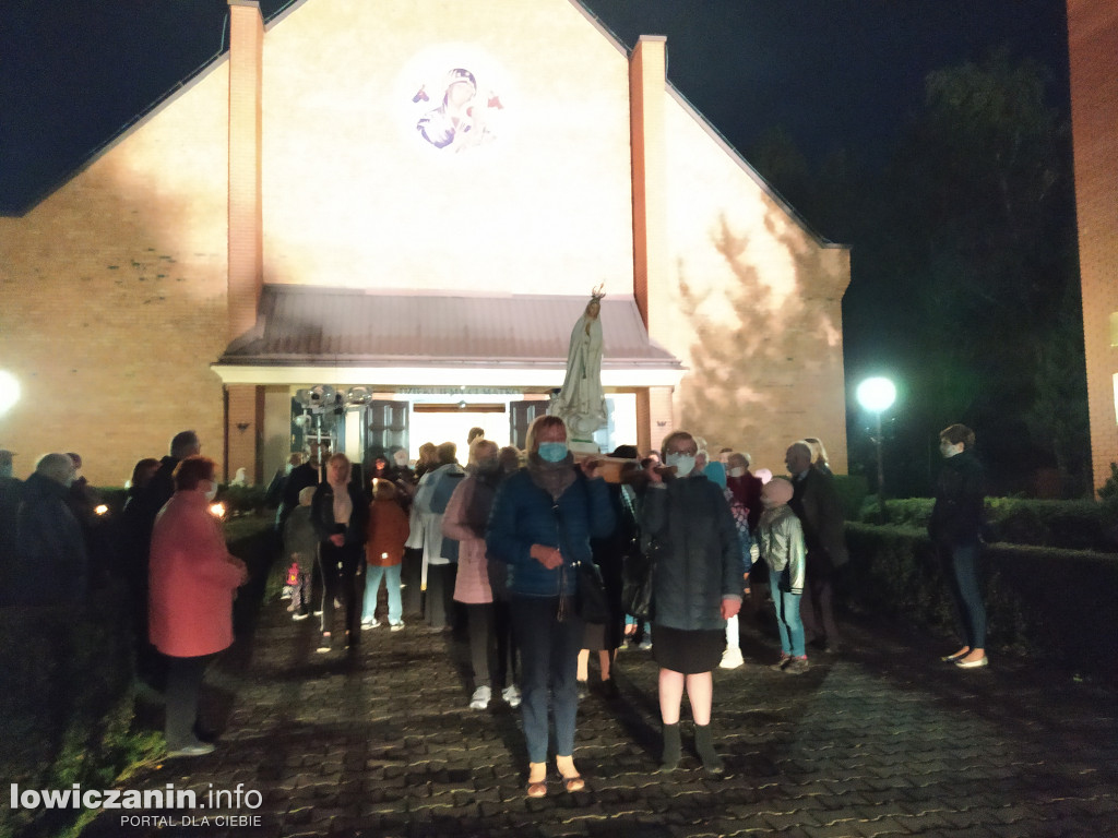 Z różańcem przez ulice Korabki