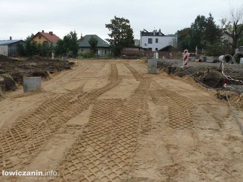 Powstają drogi dojazdowe do wiaduktu