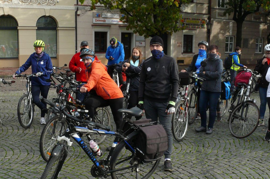 Na rowerach i pieszo do Czatolina.