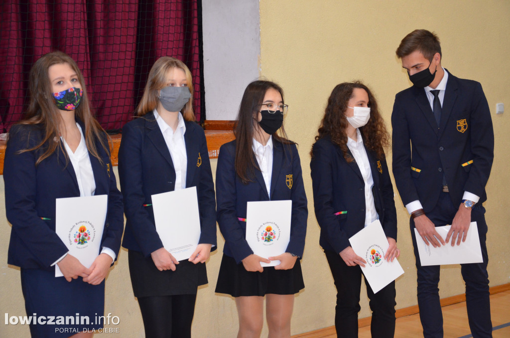 W pijarskiej szkole wręczono stypendia dyrektora