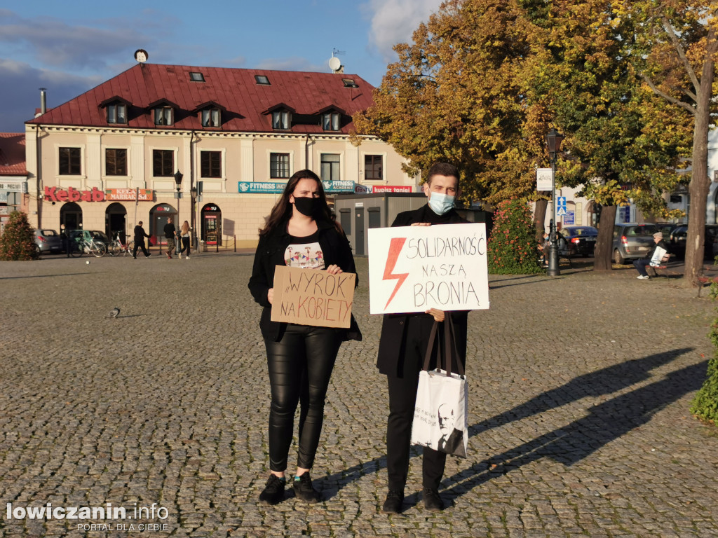Manifestacja przeciwko zakazowi aborcji w Łowiczu