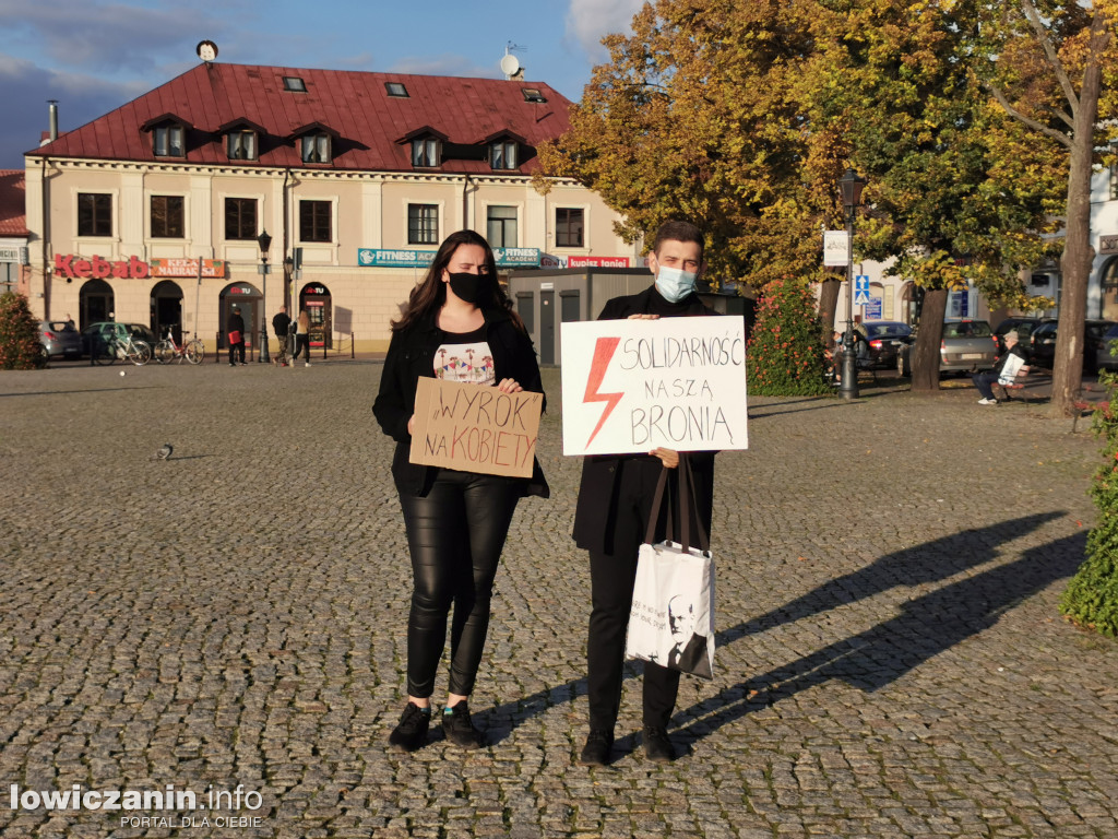 Manifestacja przeciwko zakazowi aborcji w Łowiczu