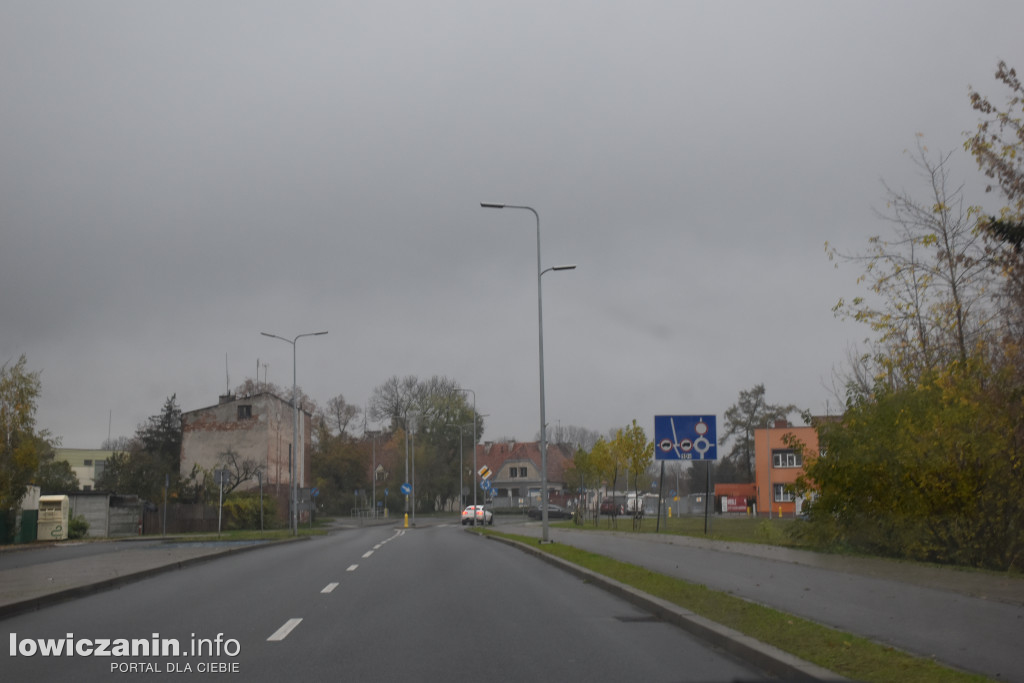 TIR zablokował drogę