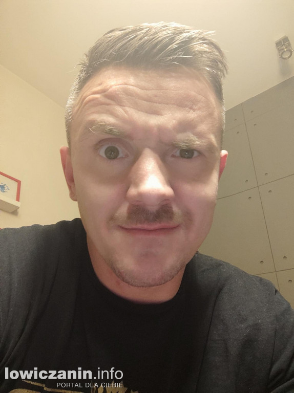 Panowie zapuszczają wąsy. O co chodzi?