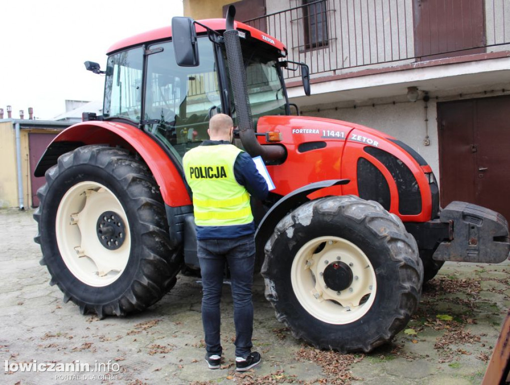 Policja odzyskała skradzione ciągniki