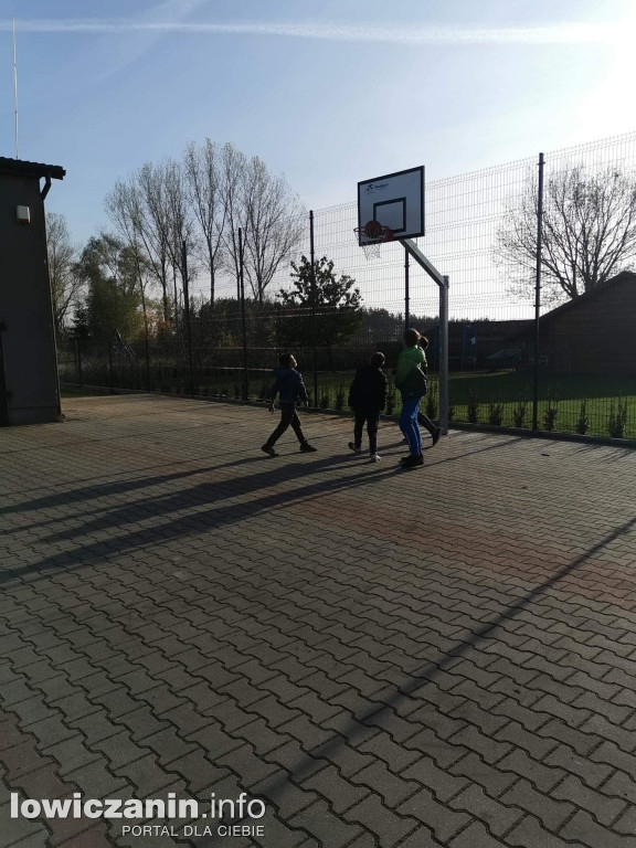 Mieszkańcy Klewkowa mogą już grać w koszykówkę