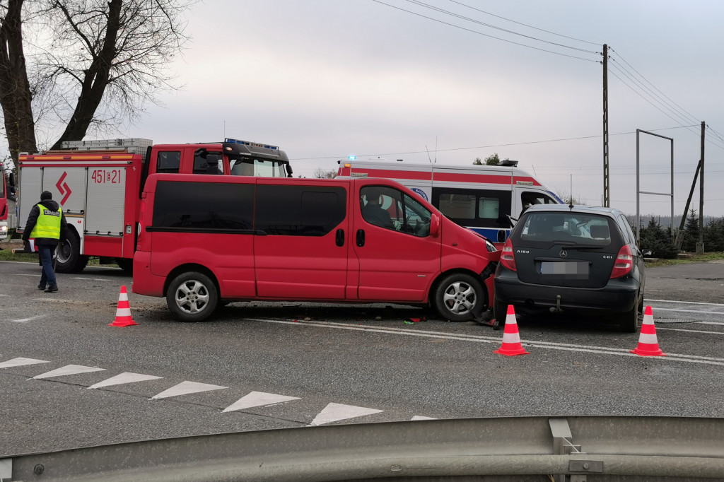 Wypadek na DK 92 w Niedźwiadzie