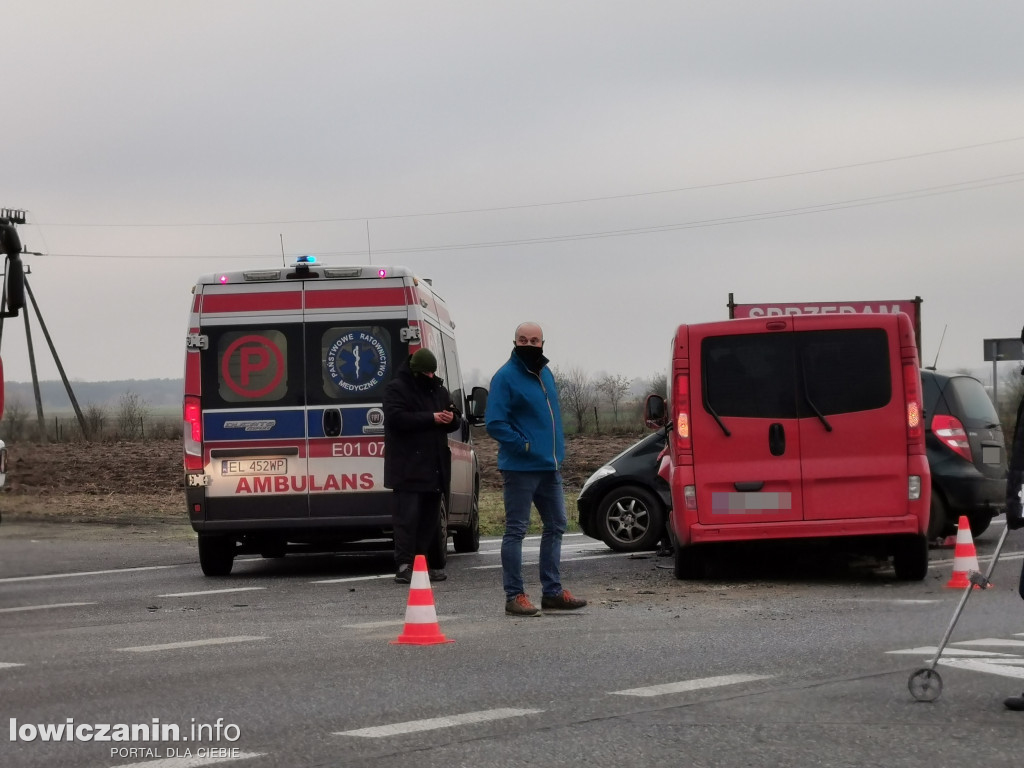 Wypadek na DK 92 w Niedźwiadzie