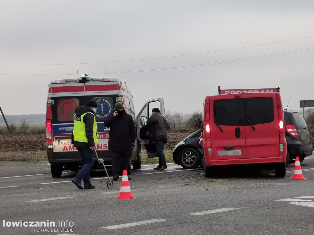 Wypadek na DK 92 w Niedźwiadzie